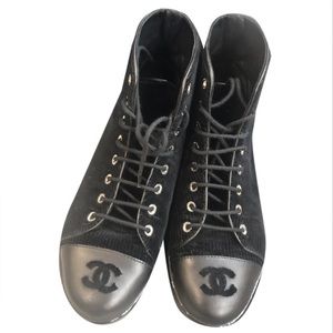 Chanel Black Sneakers with leather and velvet.